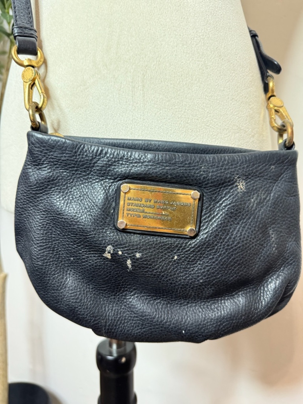 Marc by Marc Jacobs Black Pebbled Leather Shoulder Bag with Gold Plaque